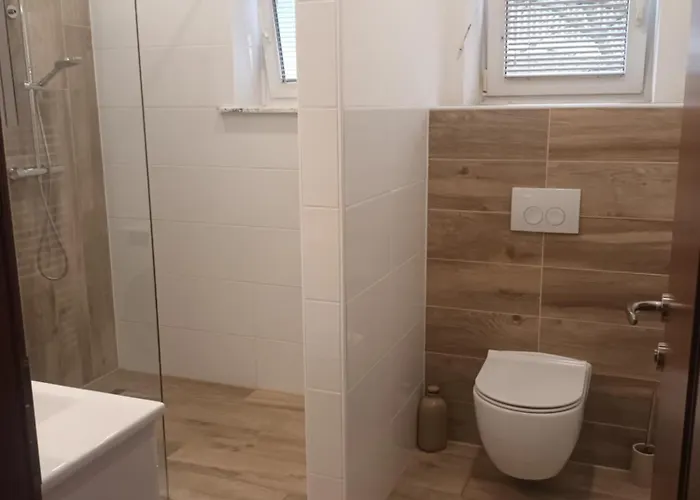 بيت للعطل The *